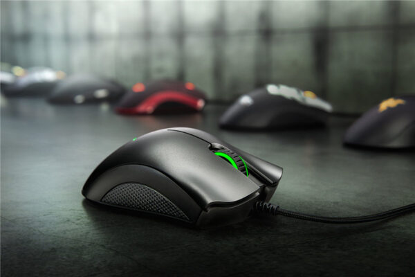 Razer DeathAdder Essential Gaming Mouse: 6400 DPI Optical Sensor - 5 Programmable Buttons - Mechanical Switches - Rubber Side Grips