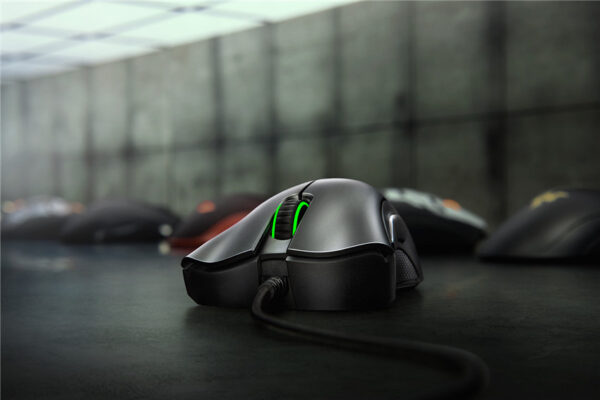 Razer DeathAdder Essential Gaming Mouse: 6400 DPI Optical Sensor - 5 Programmable Buttons - Mechanical Switches - Rubber Side Grips